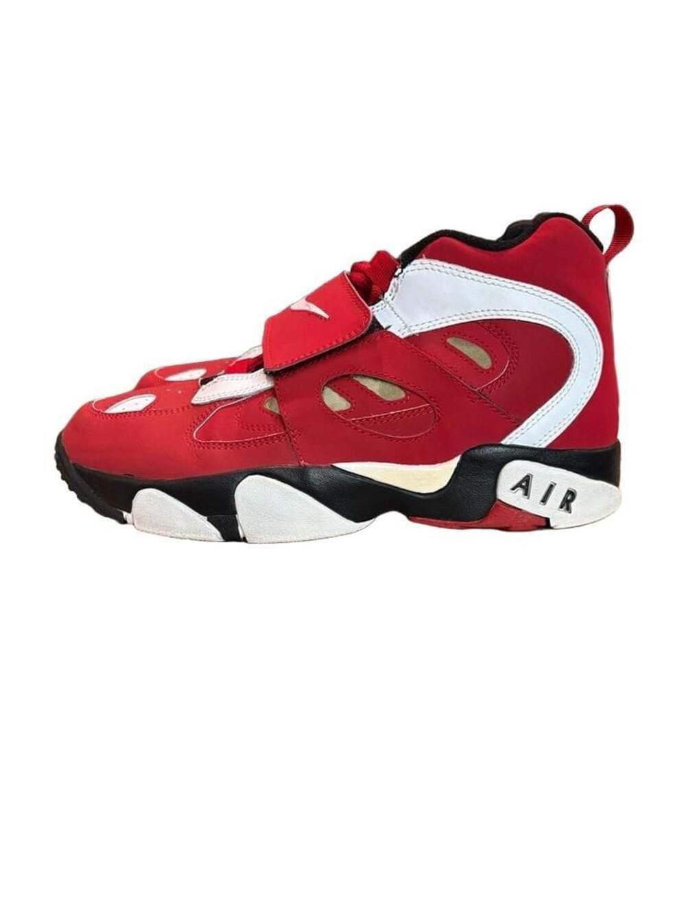 Nike Air Diamond Turf II Fire Red Metallic Gold
7 youth/ 8.5 women